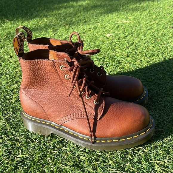 NWT DR MARTENS 101 Ambassador Leather Ankle Boots! - Picture 9 of 14